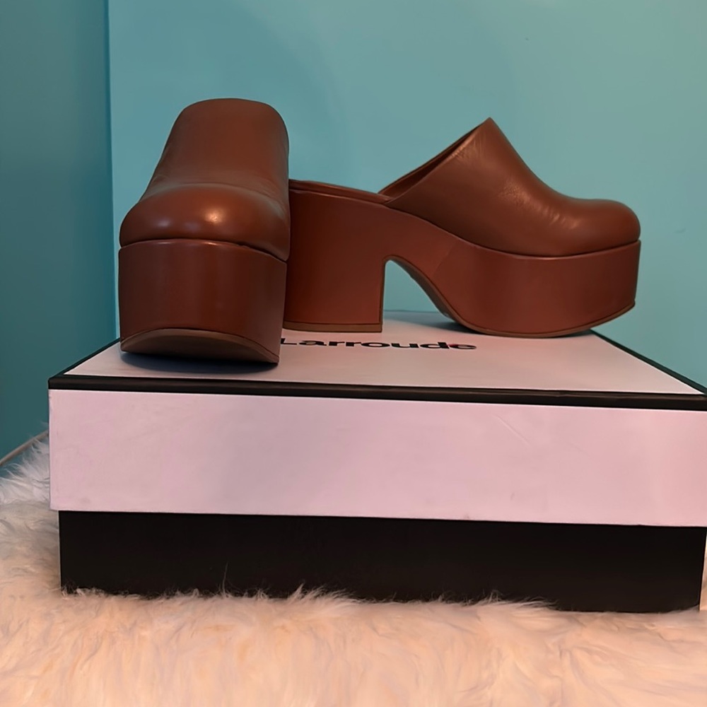 LARROUDE MISO CLOG , size 7 1/2